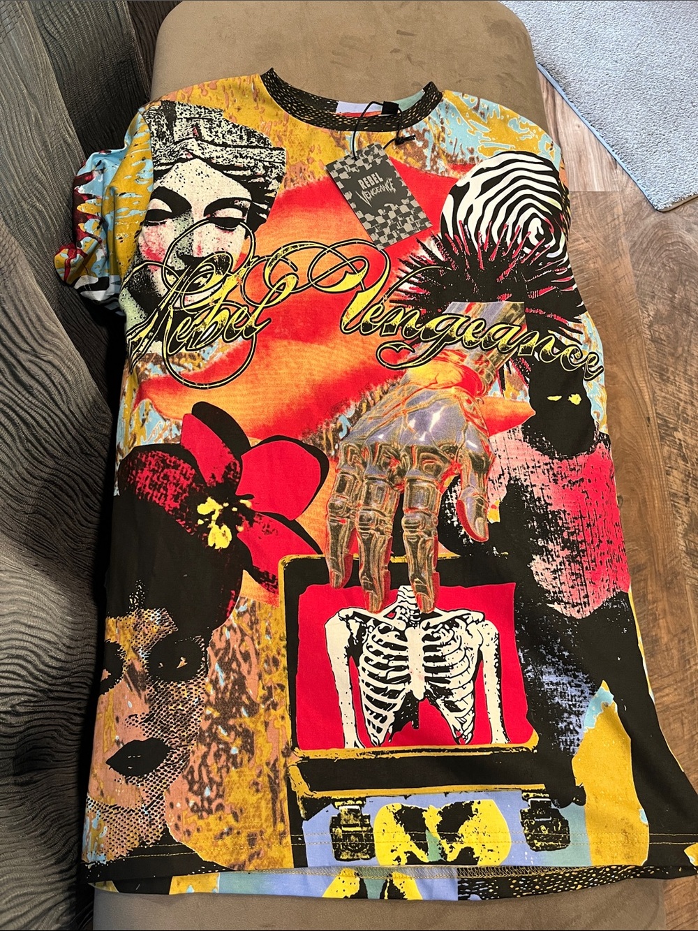 Rebels Vengeance Painting Style Artistic Tee. Small